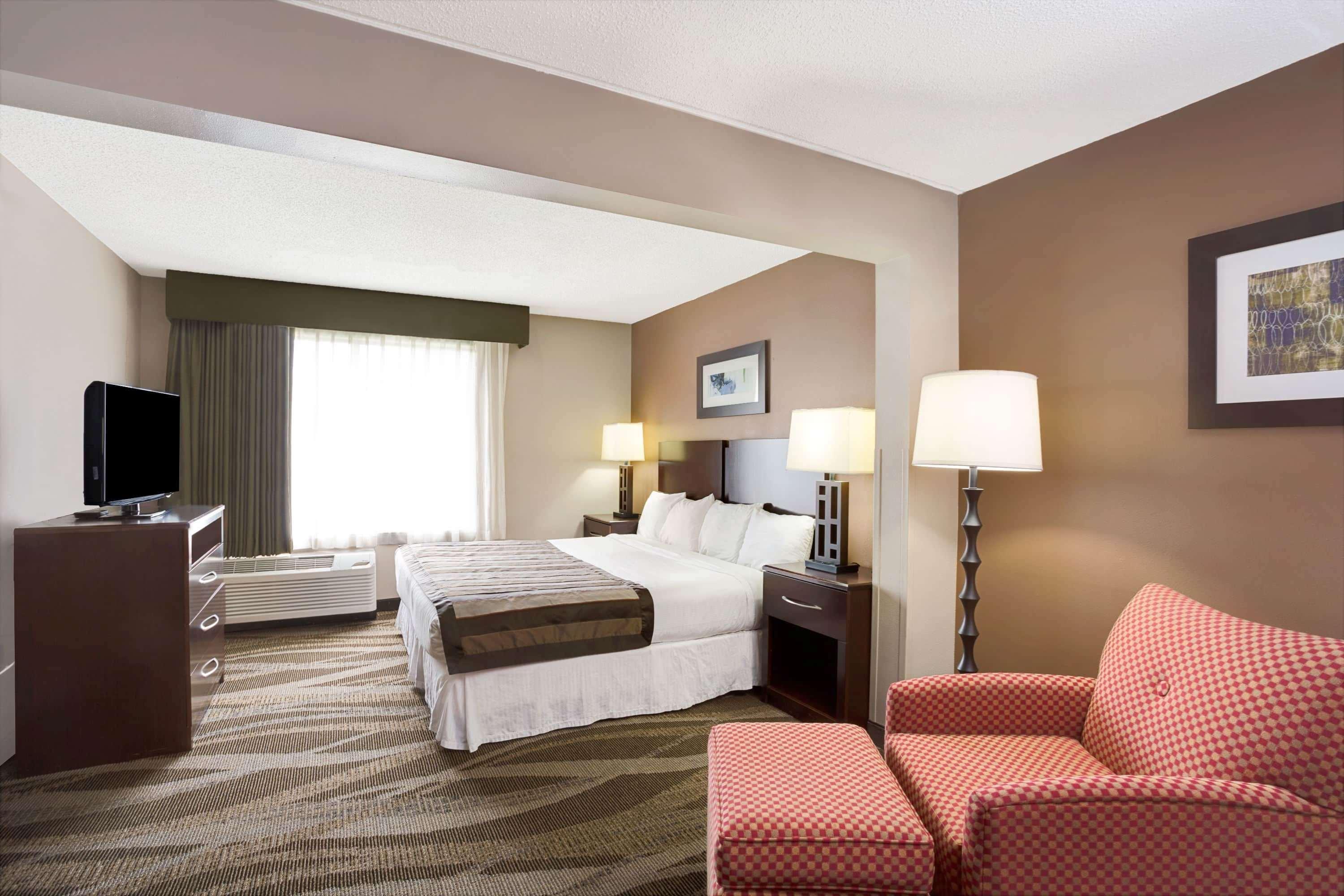 Отель Wingate By Wyndham Raleigh Durham / Airport Экстерьер фото