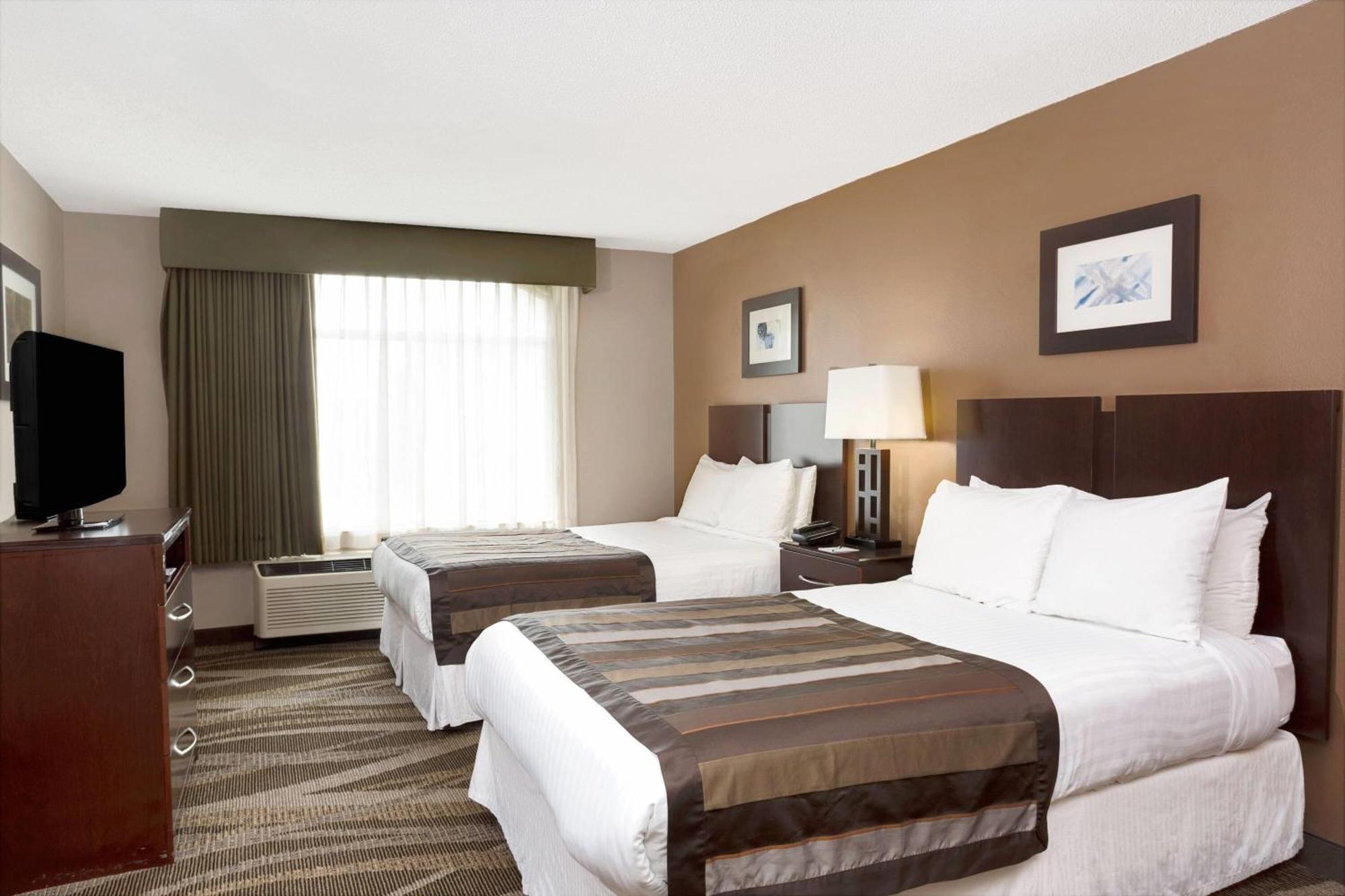 Отель Wingate By Wyndham Raleigh Durham / Airport Экстерьер фото